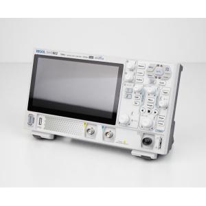 Oscilloscope à mémoire numérique haute résolution de 70 MHz avec 2 canaux, écran tactile et interfaces USB et HDMI.